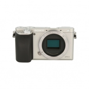 Venta de Cámara evil sin espejo Sony A6000 (plata)
