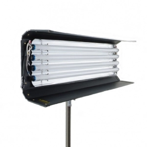 Alquiler de Pantalla de 4 tubos de 1,20 metros Kino flo Kino 4 Bank 5600K