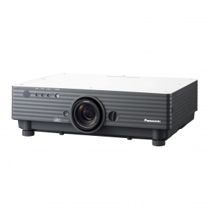 Alquiler de Proyector DLP 6000 lúmenes Panasonic DPL 5700