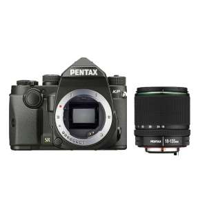 Venta de Cuerpo de cámara fotográfico reflex digital y objetivo Pentax KP + 18-135mm DC WR (negra)
