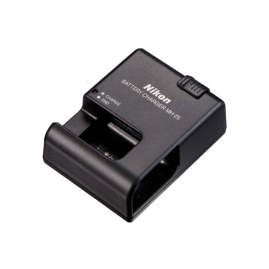 Alquiler de Cargador de baterías EN-EL15 Nikon MH-25