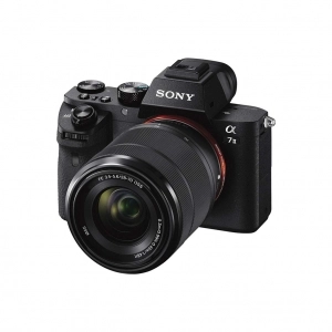 Venta de Cámara full frame sin espejo con objetivo Sony A7 II + FE 28-70mm f/3,5-5,6 OSS